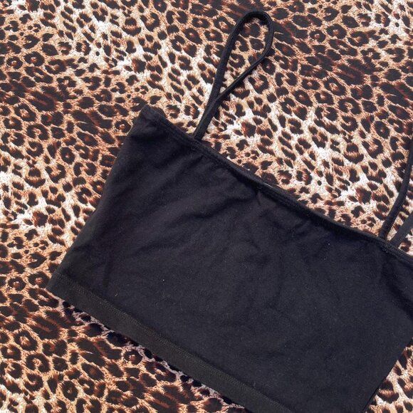 brandy Melville blk button-up crop top - Picture 4 of 7